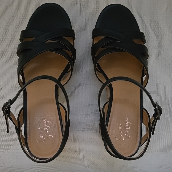 NIB Crown Vintage Millia Black Leather Platform Sandals - Picture 8 of 8
